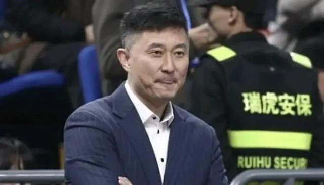 广东队表现出色,豪取连胜赢得球迷赞誉 广东队表现出色,豪取连胜赢得球迷赞誉