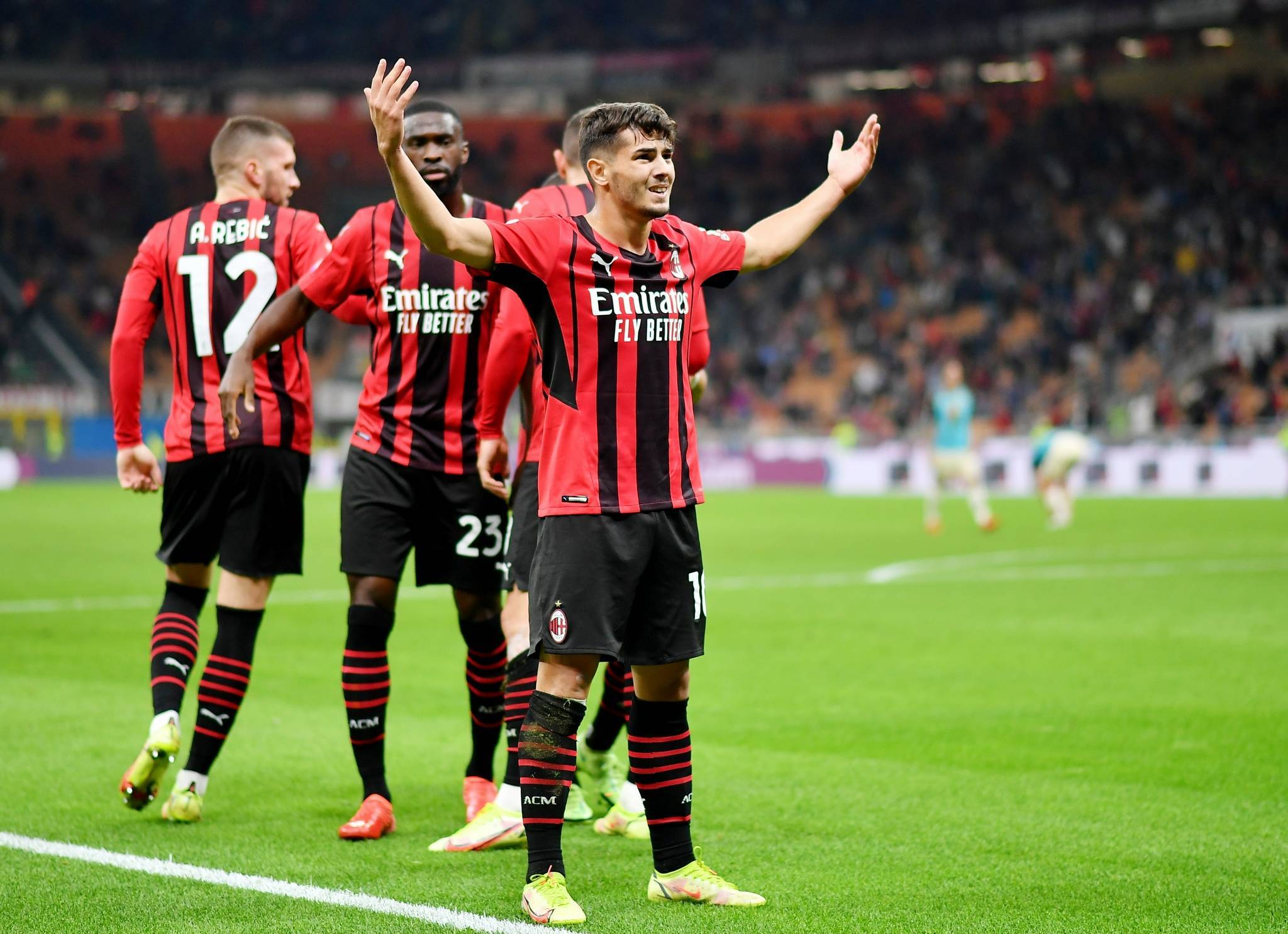 关于AC米兰客场胜帕尔马,稳固前四位置的信息 关于AC米兰客场胜帕尔马,稳固前四位置的信息