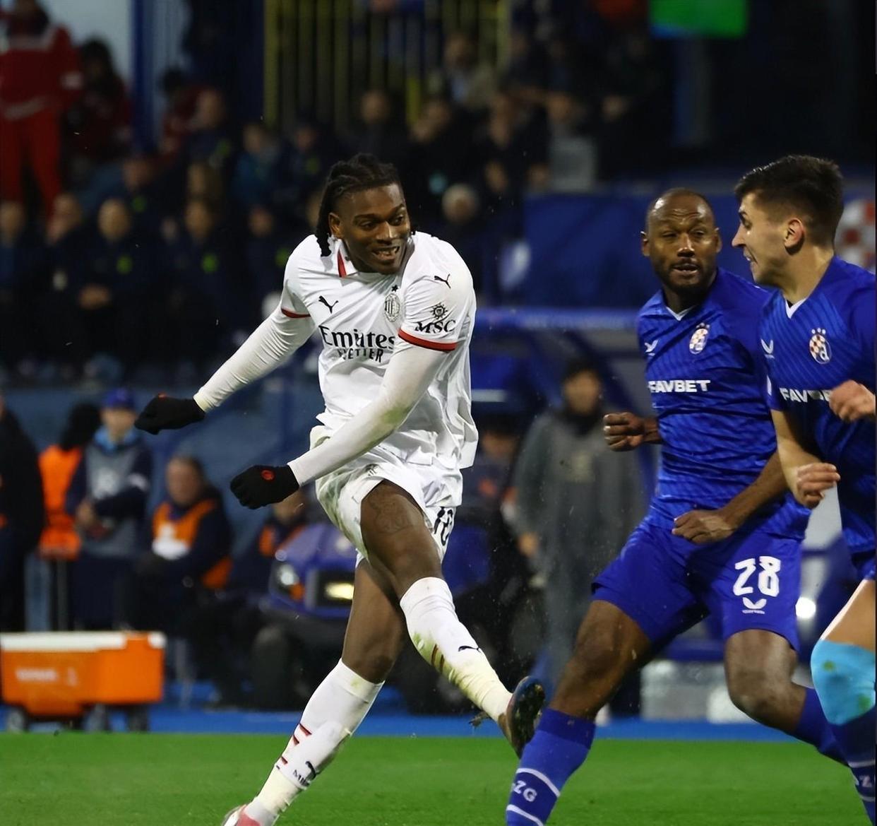 AC米兰憾败尤文图斯,主帅怒批裁判扰乱比赛秩序的简单介绍 AC米兰憾败尤文图斯,主帅怒批裁判扰乱比赛秩序的简单介绍