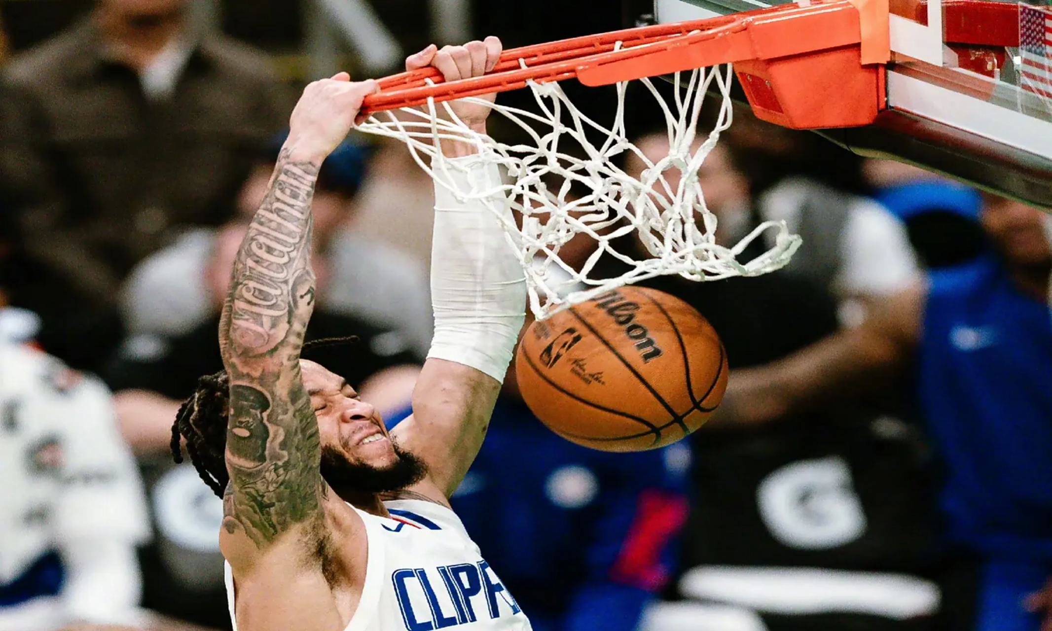 快船主场惨败雄鹿，乔治伤退