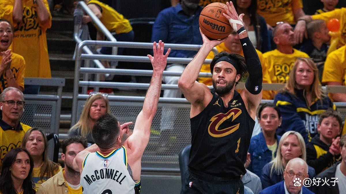 米兰体育网址-步行者中锋在内线大放异彩，帮助球队取胜